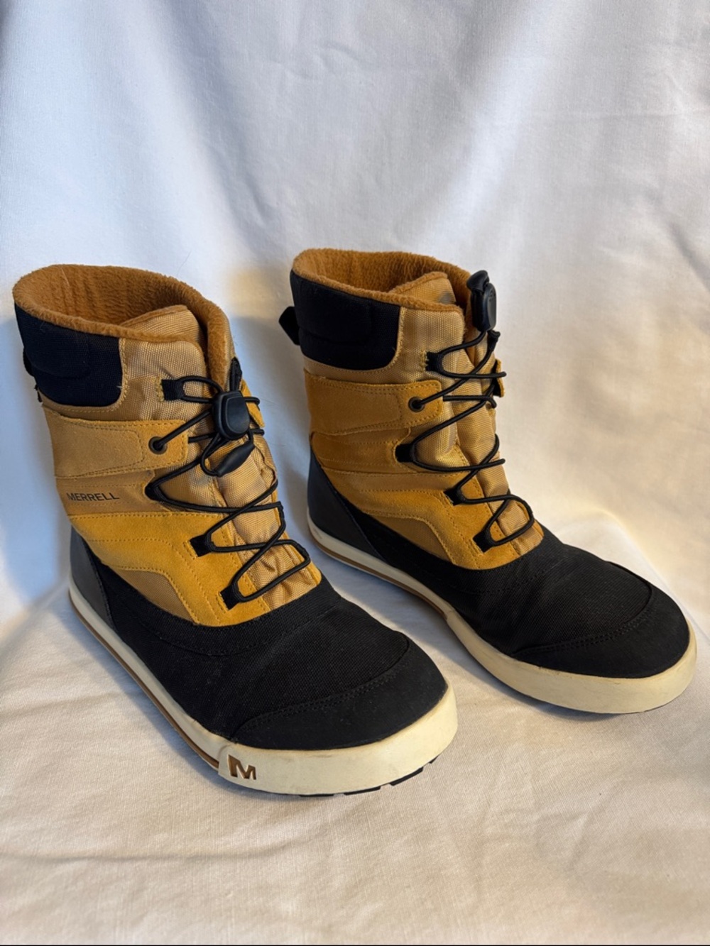 Merrell Black and Tan Insulated Lace-Up Boots